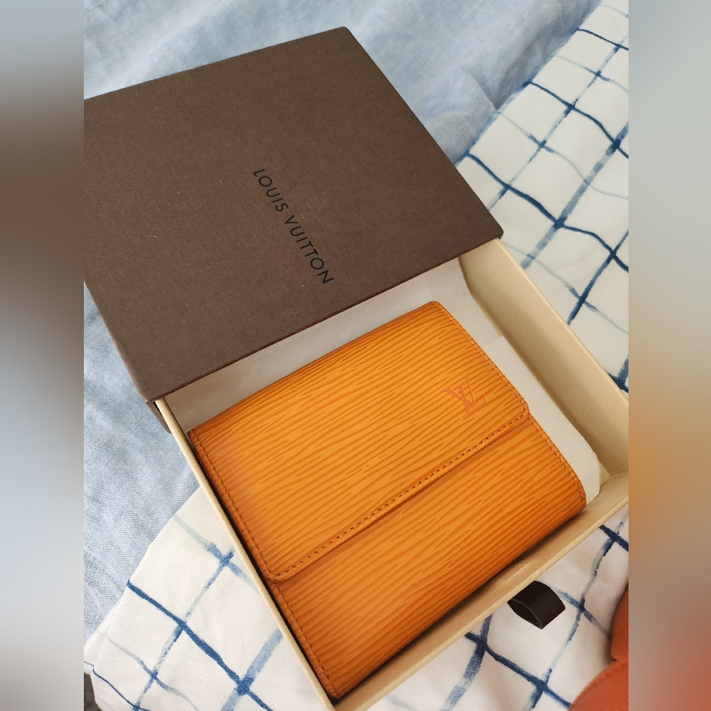 LV orange epi wallet